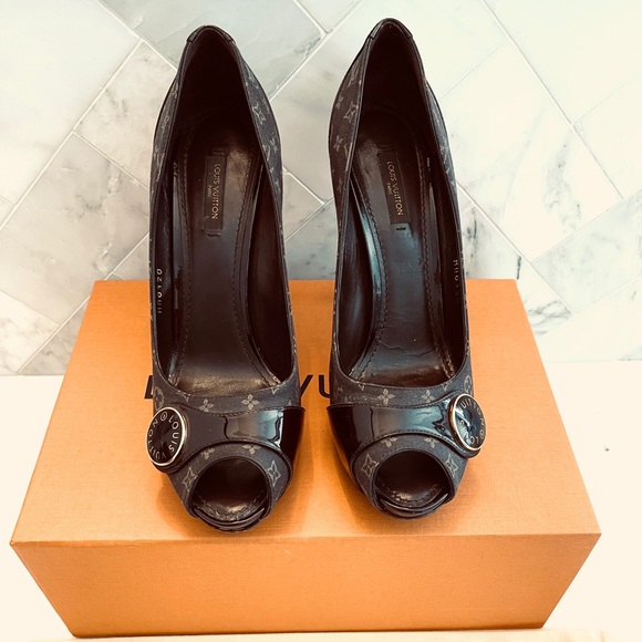 Authentic Louis Vuitton Monogram Heels - Picture 1 of 7